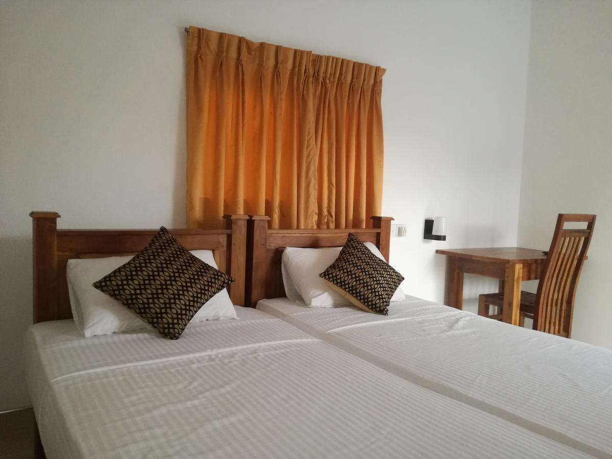 Deshani Holiday Inn Dambulla Eksteriør billede