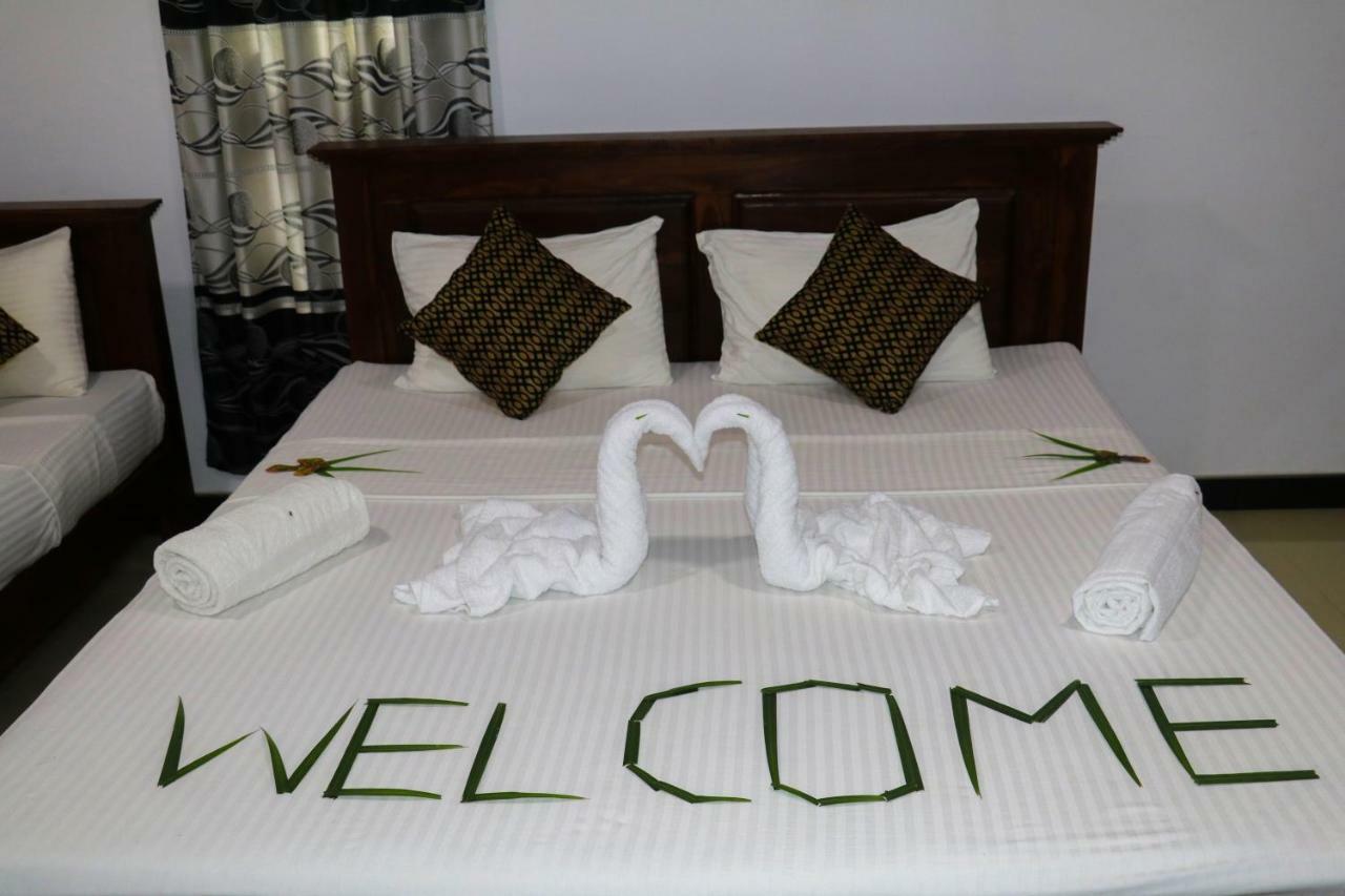 Deshani Holiday Inn Dambulla Eksteriør billede