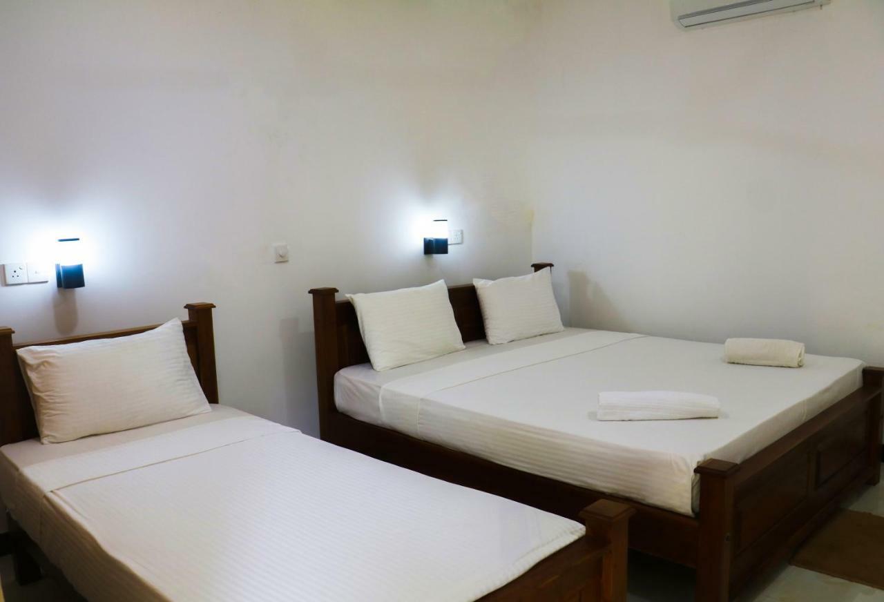 Deshani Holiday Inn Dambulla Eksteriør billede