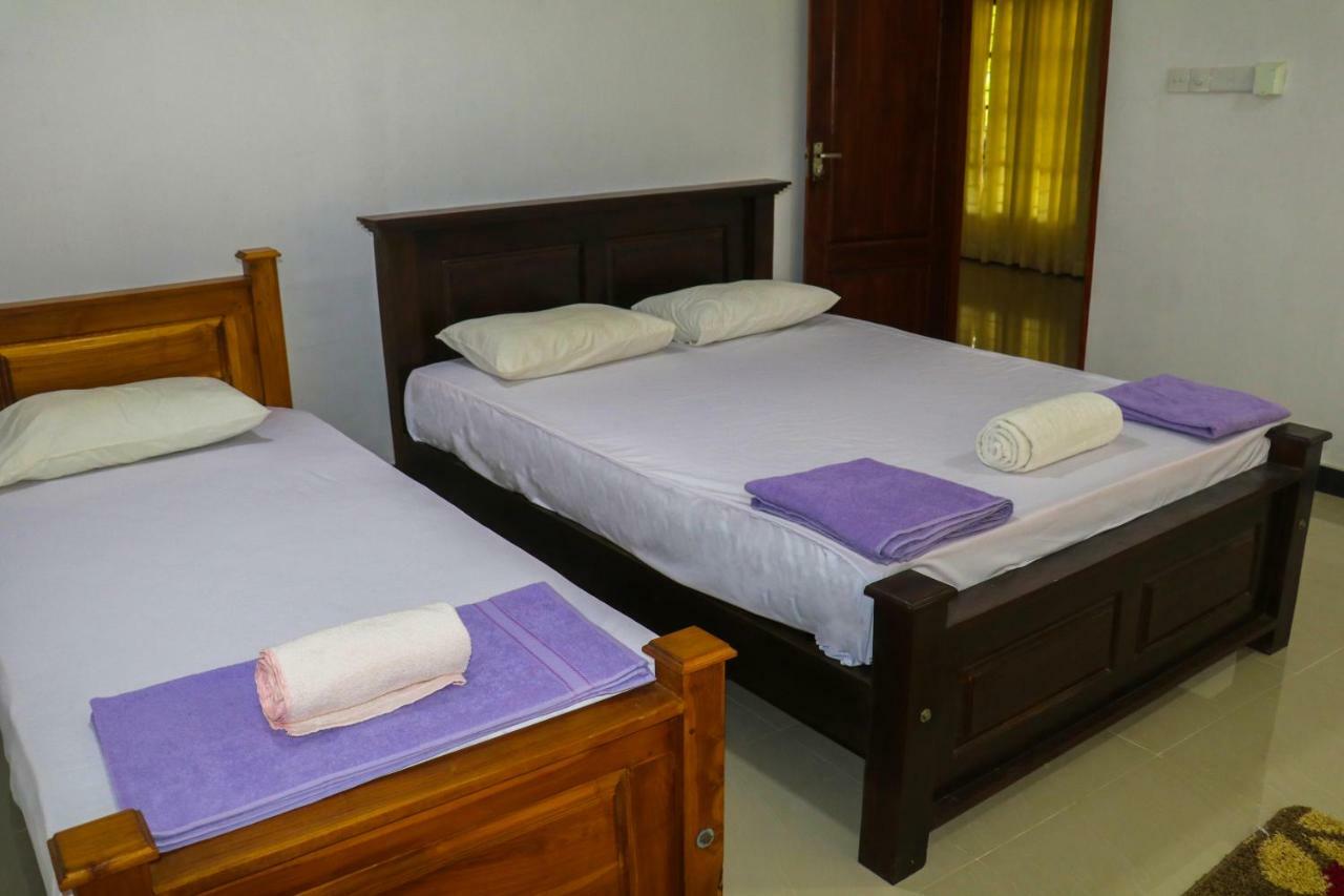 Deshani Holiday Inn Dambulla Eksteriør billede