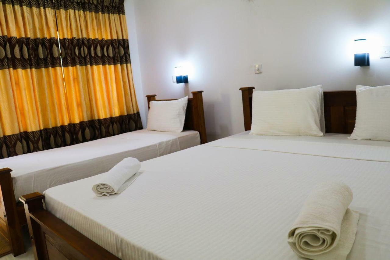 Deshani Holiday Inn Dambulla Eksteriør billede