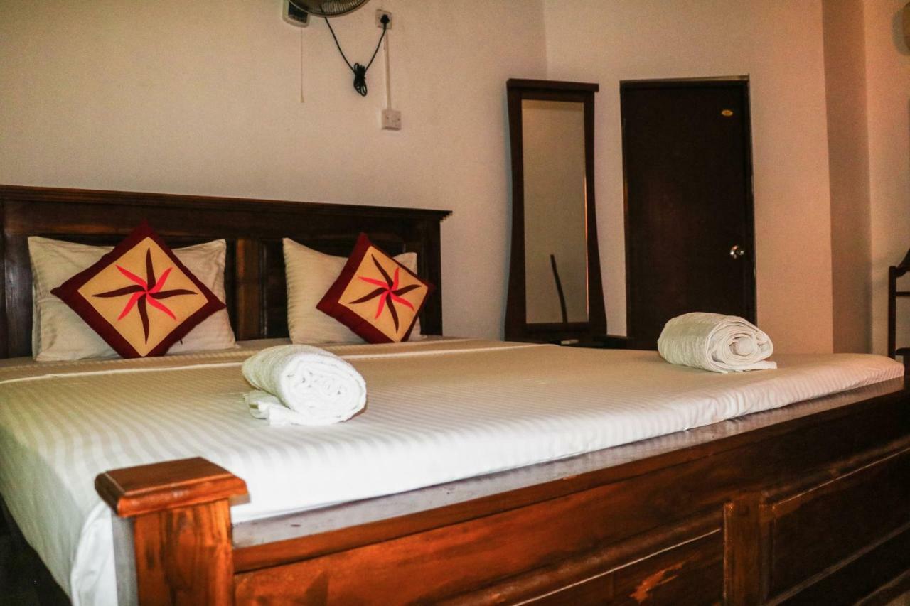 Deshani Holiday Inn Dambulla Eksteriør billede