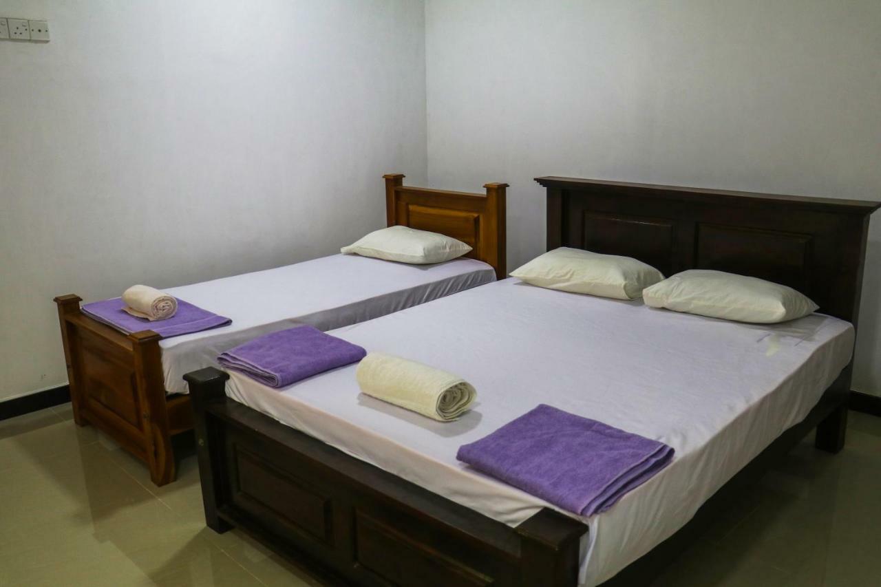 Deshani Holiday Inn Dambulla Eksteriør billede