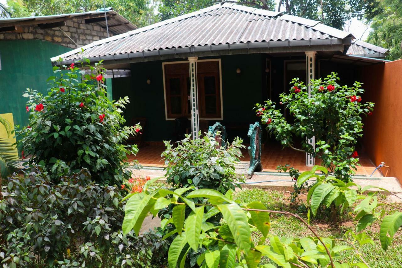 Deshani Holiday Inn Dambulla Eksteriør billede